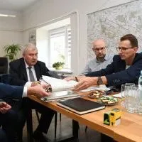 Przekazanie dokument&oacute;w bazy drogowej po GDDKiA przy ul. Piłsudskiego w Miechowie
