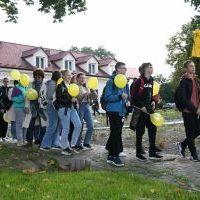 20. Pola Nadziei w Miechowie - przemarsz z Kaplicy Hospicjum