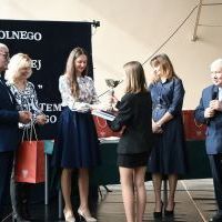 Ziemia Miechowska w Walce o Wolność - wręczenie pucharów i nagród w konkursie ZS Nr 2 w Miechowie