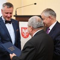 Marek Pycia z Zespołu Szk&oacute;ł Nr 2 uhonorowany Nagrodą Małopolskiego Kuratora Oświaty