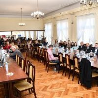 Uczestnicy konferencji dotyczącej kształcenia zawodowego w Powiecie Miechowskim