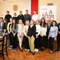 Uczestnicy Powiatowego Konkursu Ekologiczno-Pszczelarskiego
