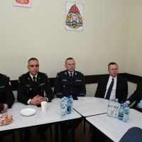 Komendanci PSP i policji oraz członkowie Zarządu Powiatu na naradzie rocznej w KP PSP