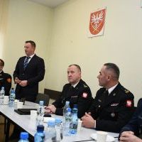 Wicestarosta Miechowski Paweł Osikowski dziękuje strażakom zawodowym i ochotnikom za ich oddaną służbę