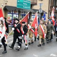 160. rocznica bitwy miechowskiej - poczty sztandarowe maszerują do Rynku