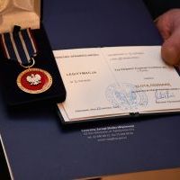 Pośmiertnie nadany Medal i legitymacja dla Miechowianina - Zbigniewa Zygmunta Nawrockiego
