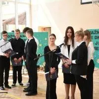 Pożegnanie maturzyst&oacute;w w ZS Nr 2 w Miechowie - część artystyczna