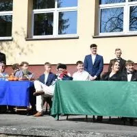 Skecz uczni&oacute;w LO Miech&oacute;w dla maturzyst&oacute;w