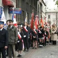 3 Maja 2023 w Miechowie - poczty sztandarowe gotowe do uroczystości
