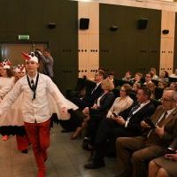 Bociany opanowały salę kinową CKiS Miechow