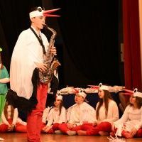 Jeden z bocianów o wielu talentach