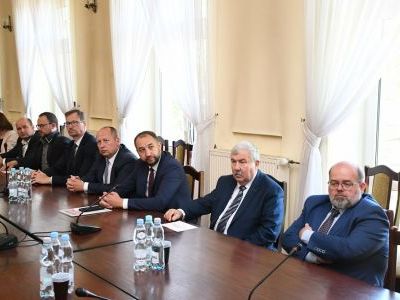 Podsumowanie projektu Standardy Obsługi Inwestora w Małopolsce - konferencja w miechowskim starostwie