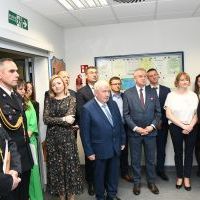 Samorządowcy, mundurowi i goście mianowania komendant&oacute;w KPP Miech&oacute;w