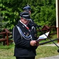 100-lecie OSP Pstroszyce I - rys historyczny czyta druh prezes Władysław Szumera