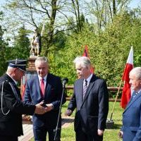 100-lecie OSP Pstroszyce I - upominek włodarzy Powiatu Miechowskiego dla młodzieżówki