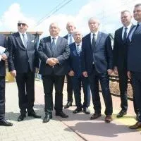 Minister Andrzej Adamczyk z samorządowcami Powiatu Miechowskiego na dworcu PKP w Miechowie