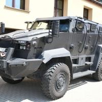 Specjalistyczny w&oacute;z antyterroryst&oacute;w na Święcie Policji 2023 w Miechowie