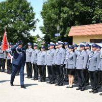 Święto Policji 2023 Miech&oacute;w - przegląd pododdział&oacute;w dokonany przez insp. Tomasza Drożdżaka, Zastępcę Komendanta Wojew&oacute;dzkiego Policji 