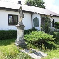 Kapliczka NMP w Trzonowie zniszczona zębem czasu