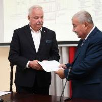 Uroczyste przekazanie dokumentów na dofinansowanie budowy łącznika miechowskiego 