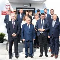 Otwarcie Terenowego Punktu Paszportowego w Miechowie - zdjęcie pamiątkowe