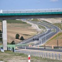 S7 Moczydło-Miechów przebiega przez malowniczą scenerię Wyżyny Miechowskiej