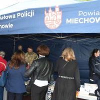 Przysięga 11 MBOT - stoisko KPP Miech&oacute;w