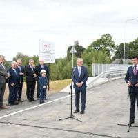 Wiadukt w Uniejowie Rędziny - przemawia Wicemarszałek Wojew&oacute;dztwa Małopolskiego Łukasz Sm&oacute;łka