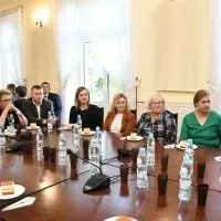 Nauczyciele szk&oacute;ł, kt&oacute;rych organem prowadzącym jest Powiat Miechowski