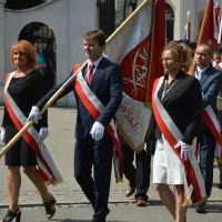 Święto WP Miech&oacute;w 2019 - poczty na czele ze sztandarem powiatu miechowskiego