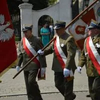 Święto WP Miech&oacute;w 2019 - poczty sztandarowe z kombatantami