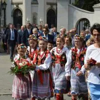 Święto WP Miech&oacute;w 2019 - dzieci w strojach krakowskich