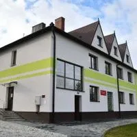 Budynek w Dziaduszycach, w kt&oacute;rym mieści się m.in. Gminna Biblioteka Publiczna
