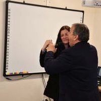 Wojciech Habela porwał do tańca Wicewójt Agnieszkę Kućmierz na otwarciu biblioteki w Dziaduszycach