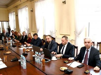 Listopadowa sesja Rady Powiatu Miechowskiego poświęcona sytuacji na wsi i w rolnictwie