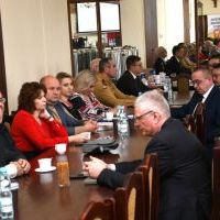 Naczelnicy i kierownicy jednostek Powiatu Miechowskiego na sesji rolniczej