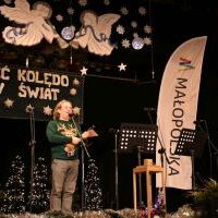 Leć kolędo w świat 2023 - powitanie wykonawc&oacute;w i gości przez dyr. Wojciecha Pengiela