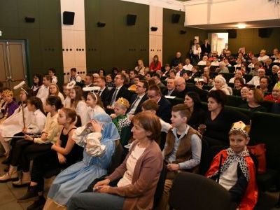 Miejsca dla publiczności wypełnione podczas X Festiwalu Kolęd ŚDS-ów w Miechowie