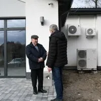 Starosta Miechowski Jacek Kobyłka na odbiorze nowej siedziby Wydziału Komunikacji w Miechowie