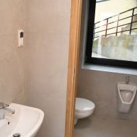 Sanitariaty w nowej siedzibie Wydziału Komunikacji w Miechowie