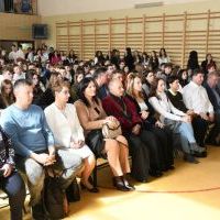 Nauczyciele, pracodawcy, uczniowie klas &oacute;smych na Dniu Otwartym 