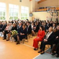 Galowa atmosfera podczas pożegnania absolwent&oacute;w ZS Nr 1 w Miechowie