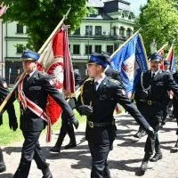 Miechowskie Święto Uchwalenia Konstytucji 3 Maja - poczty mundurowe strażak&oacute;w