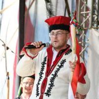 Adrian Bernacki z drużyną - pretendent do tytułu Chłopa Roku 2024