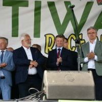 Przedstawiciele rządu, parlament&oacute;w i samorząd&oacute;w na Wyborach Chłopa Roku 2024