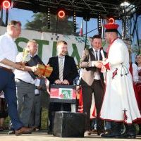 Adrian Bernacki odbiera puchary i nagrody za tytuł Chłopa Roku 2024