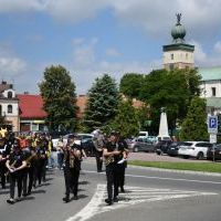 Pola Nadziei 2023/2024 - przemarsz przez Rynek w Miechowie