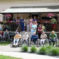 Pola Nadziei 2023/2024 - pacjenci i pracownicy miechowskiego hospicjum