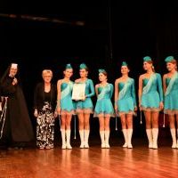 Pola Nadziei 2023/2024 - Mażoretki ze Skalbmierza uhonorowane statuetką miechowskiego hospicjum