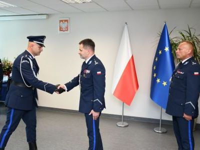 Meldunek gotowości do uroczystej zbiórki z okazji zmiany komendanta w KPP Miechów
